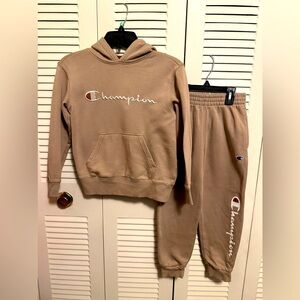 Champion jogging set (boys size8)